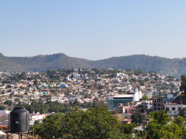 Expansión urbana provoca crisis de áreas verdes en Tlaxcala; la capital por debajo del estándar internacional